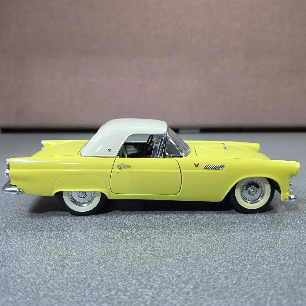 Roadlegends Ford 1955 Thunderbird Diecast Model Car Excellent